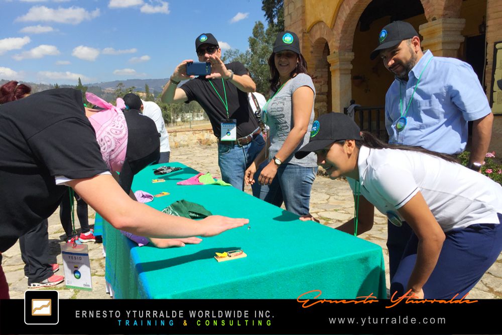 Taller de trabajo en equipo Nicaragua, cuerdas bajas para alinear roles y responsabilidades compartidas.